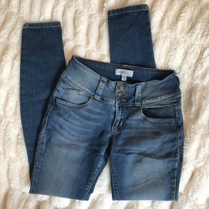 Stretchy Blue Denim Skinny Jeans!